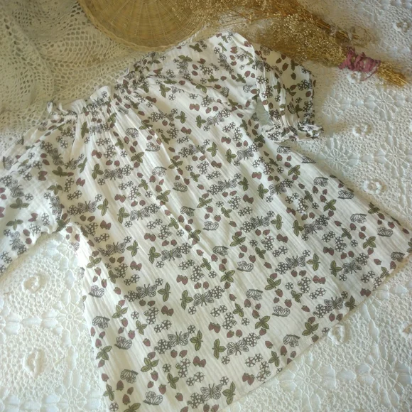 Charming Cream Floral Kids Dress - Picture 3 of 11